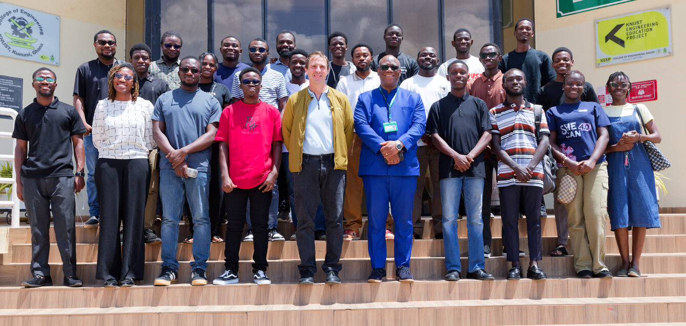 IMGL1943 CERN Advisor Presents CERN's Quantum Technology Initiative to KNUST Researchers